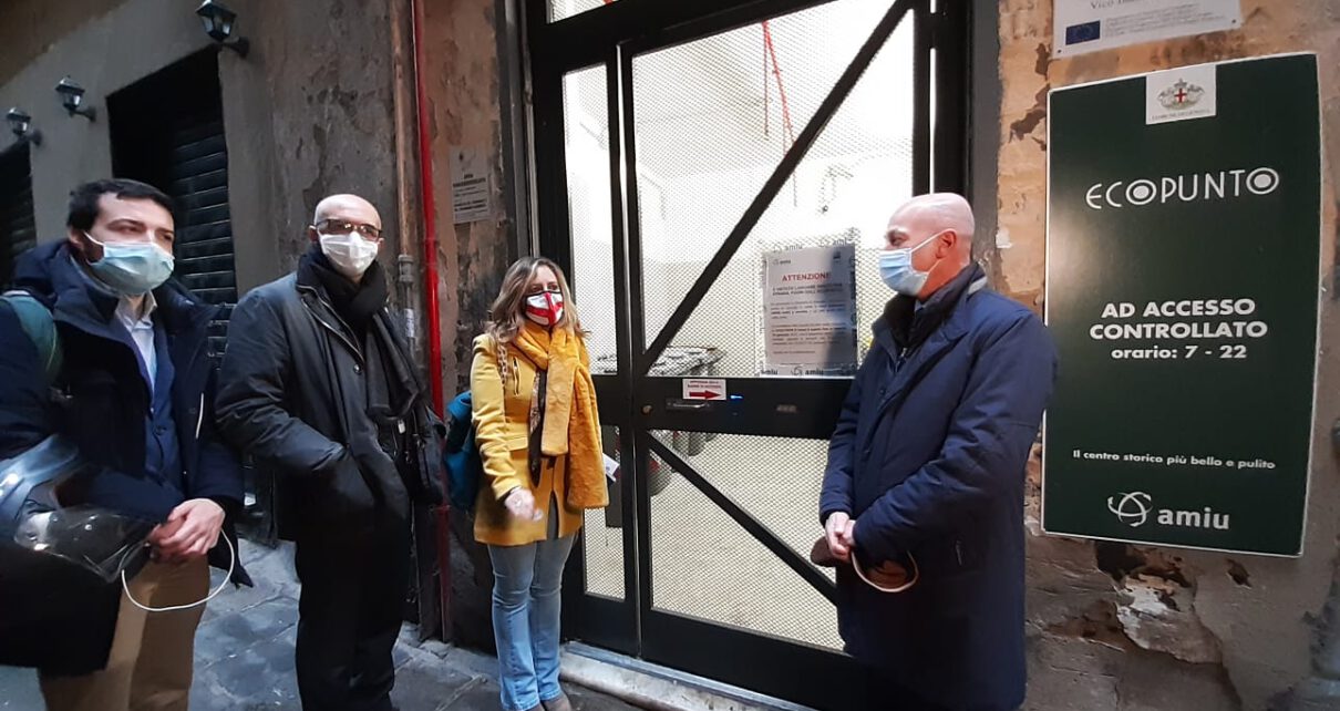 Genova, due nuovi ecopunti di Amiu nel centro storico - 104 News